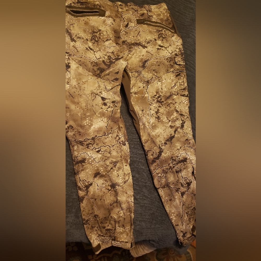 Pnuma mens pants